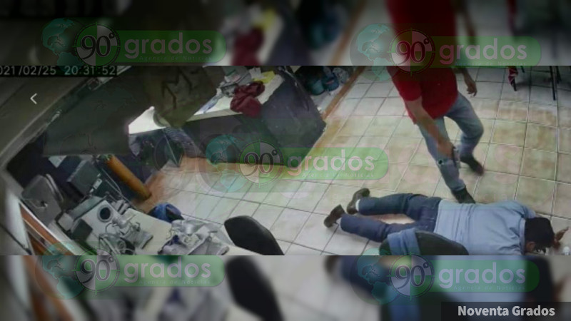 A punta de pistola asaltan consultorio en Morelia, Michoacán