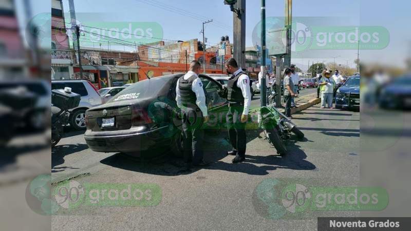 Arrollan a motociclistas en Morelia, Michoacán, resultan heridos
