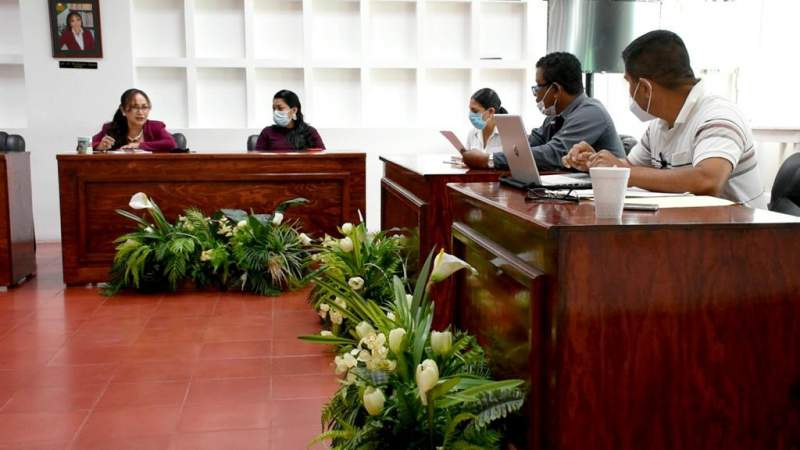 Alcanzan acuerdos alcaldesa, colonos, organizaciones sociales y comerciantes en Lázaro Cárdenas, Michoacán 