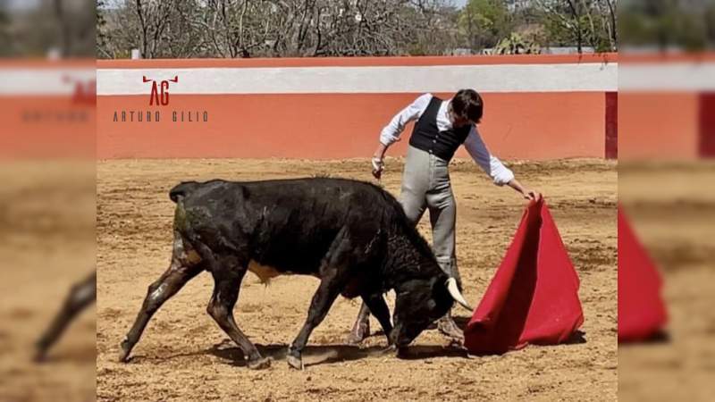 Arturo Gilio con gran actividad en el campo bravo 