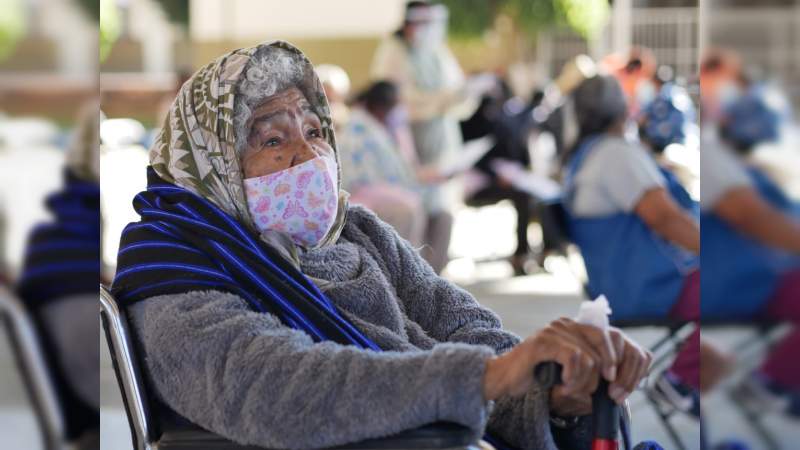 37 mil 806 adultos mayores recibieron la primera dosis de la vacuna contra COVID-19, en Michoacán 