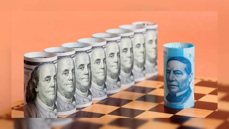 Peso continúa debilitándose frente al dólar 