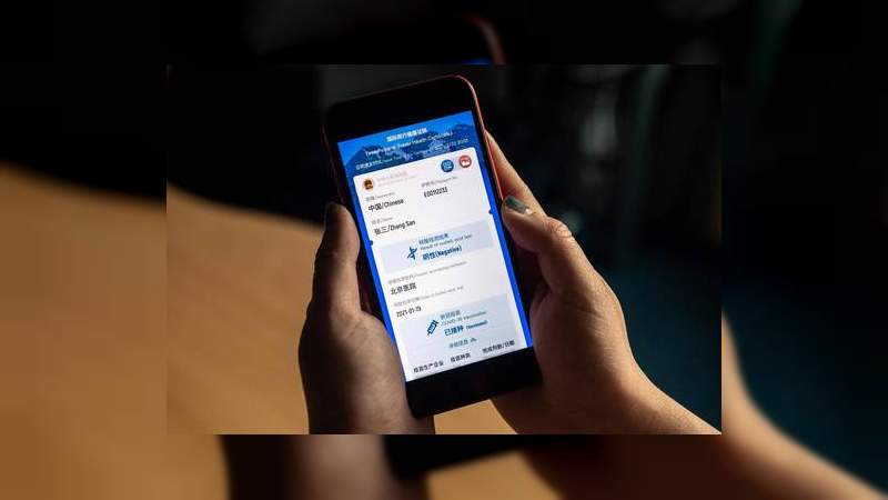 China lanza el primer pasaporte digital que muestra salud de viajeros ante el Covid-19 