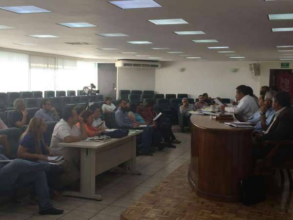 Con gran avance mesa de negociaciones entre UMSNH-SUEUM - Foto 3 