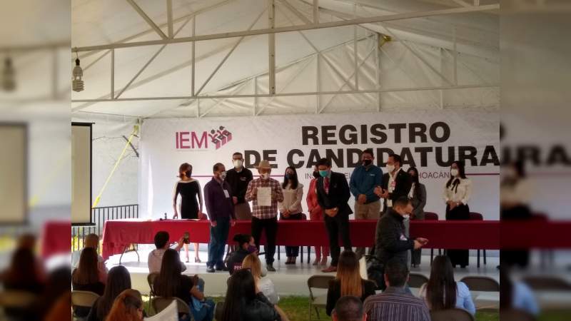 Se registra Hipólito Mora como candidato al Gobierno de Michoacán por el PES 