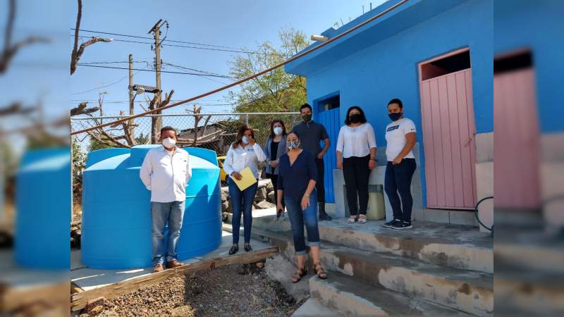 Realiza SEE entrega simultánea de tinacos y cisternas en escuelas de Michoacán