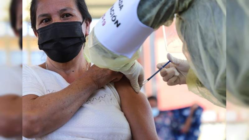 Listos los 25 puestos para iniciar vacunación de adultos mayores contra Covid-19: Arróniz Reyes 