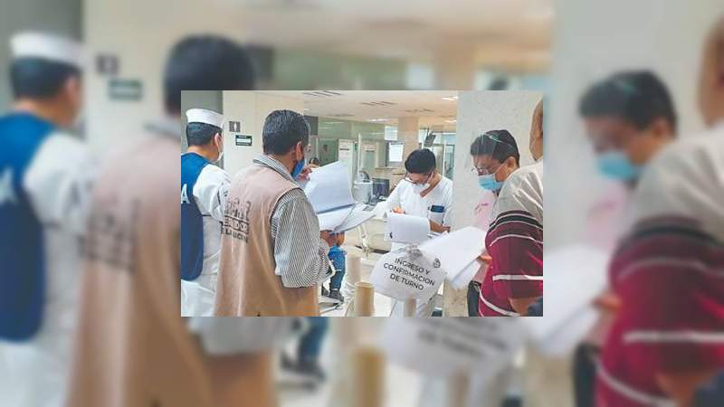 Son señalados 56 empleados VIP del IMSS tras haberse vacunado contra el Covid-19 