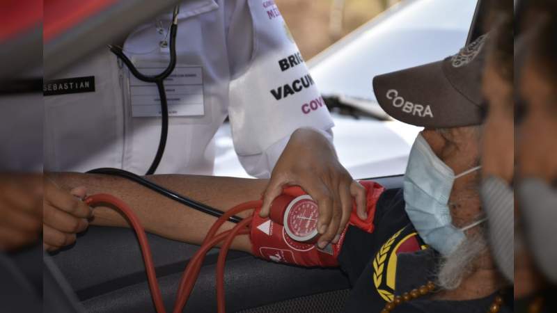 De manera normal avanza vacunación contra el Covid-19 en L. Cárdenas