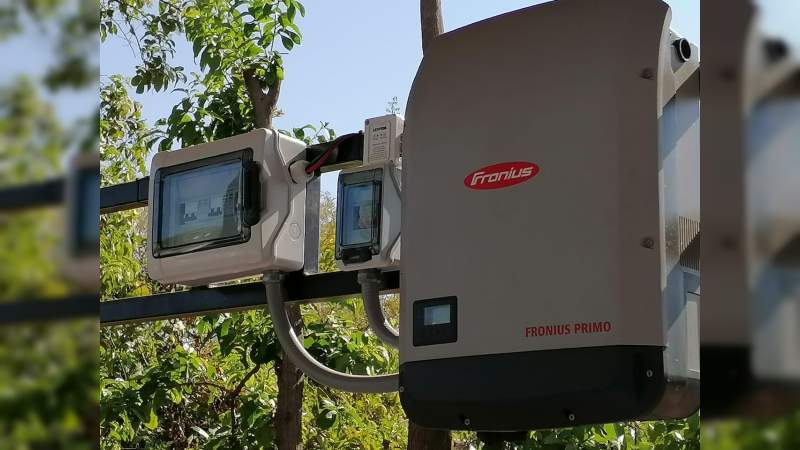 Inaugura SEE instalación de paneles solares en escuela secundaria de Apatzingán