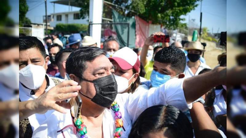 Félix Salgado teme por su seguridad y suspende mitin por protestas de feministas en Guerrero 