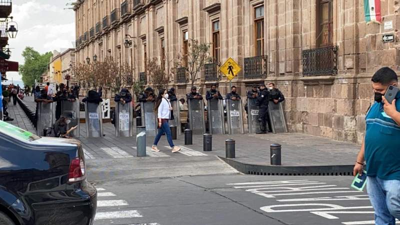 Poder Base de la CNTE instala plantón frente a Palacio de Gobierno en Morelia 
