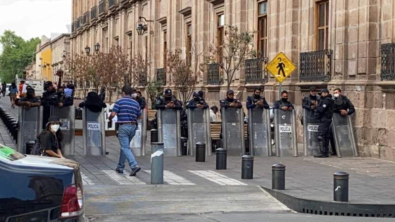 Poder Base de la CNTE instala plantón frente a Palacio de Gobierno en Morelia 