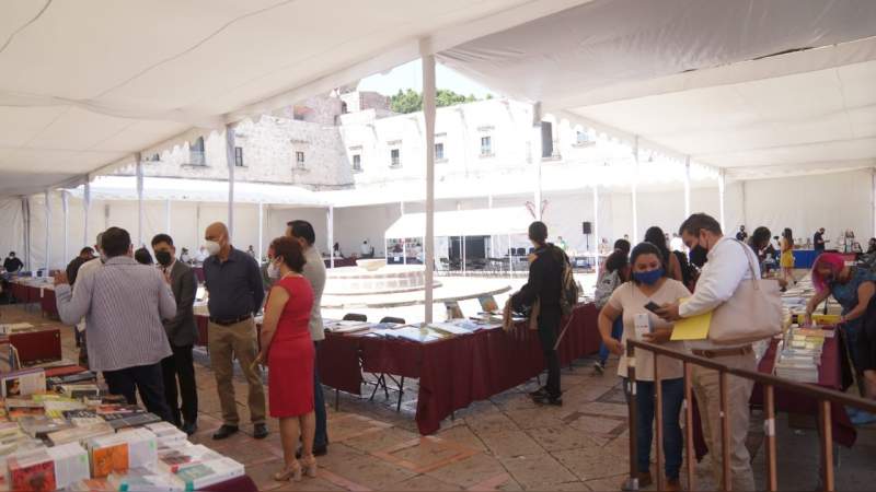 Libros, letras y voces, en la Feria del Libro