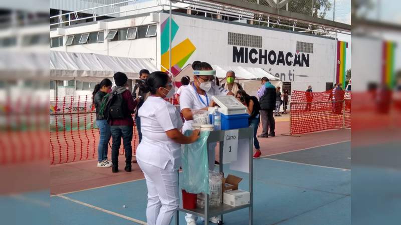 Inicia la vacunación contra COVID-19 en Morelia