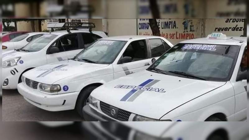 A la “brava” taxistas de Apatzingán aumentan sus tarifas  