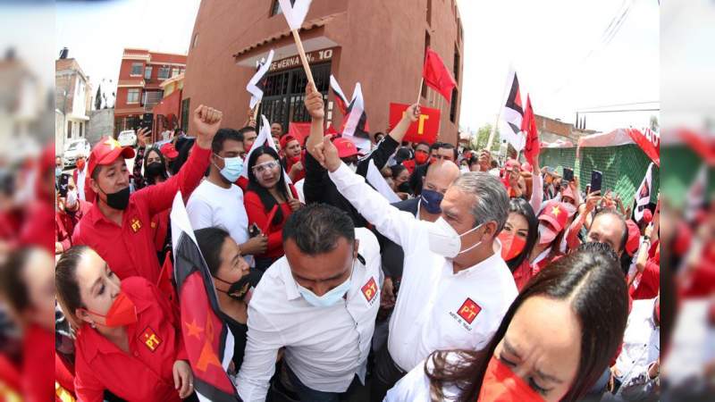 Abandera PT ante el IEM al profesor Raúl Morón Orozco, como candidato a gobierno de Michoacán  
