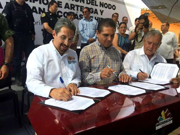 Derecho, Contaduría y Administración, primeras carreras de la UMSNH en Arteaga - Foto 1 