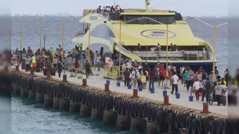 A pesar del covid-19 México abre sus playas a los springbreakers pero cierra entrada a los migrantes 