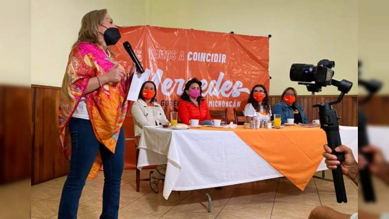 Inicia Mercedes Calderón, actividades electorales arropada por mujeres 