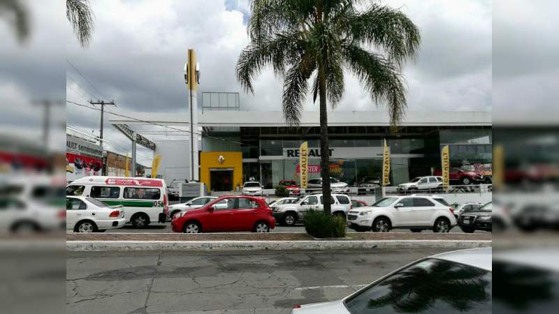 Acusan de fraude a la agencia Renault de Morelia, Michoacán 