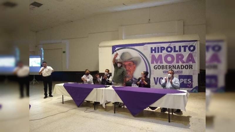 Estoy en la política para luchar por los míos: Hipólito Mora 