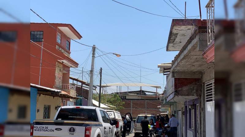 Ejecutan a quincuagenario en el interior de su vivienda, en el barrio del Agua Blanca en Uruapan      