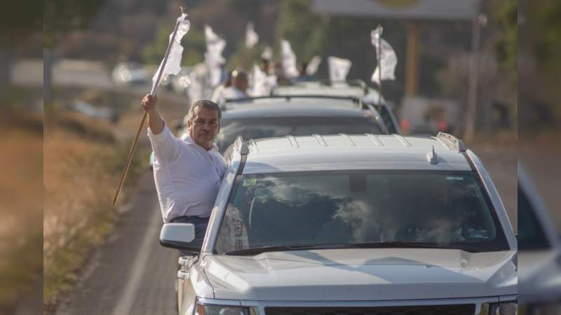 Tuxpan recibe Caravana de Raúl Morón en su lucha por consolidar la 4T en Michoacán