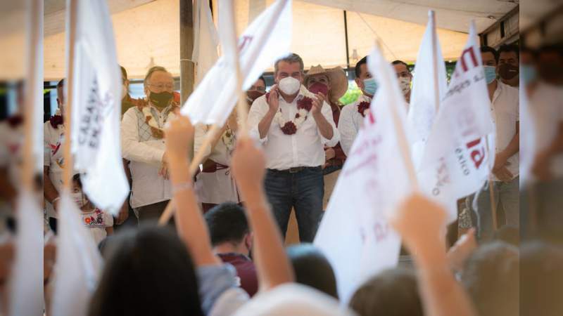 Tuxpan recibe Caravana de Raúl Morón en su lucha por consolidar la 4T en Michoacán