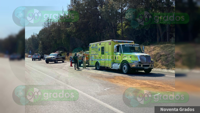 Se registra aparatoso accidente en la Morelia-Uruapan, hay tres muertos 