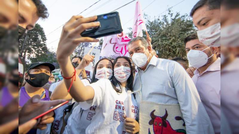 Morón le 'apedrea el rancho' a Carlos Herrera; Zitácuaro respalda a la 4T 