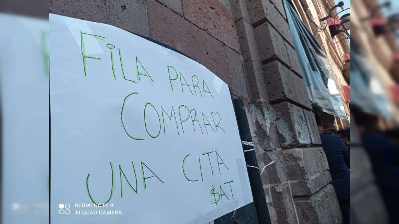 SAT vende citas y cobra asesorías denuncian contribuyentes 