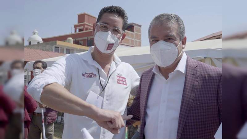 Injusto y arbitrario que INE le quite el derecho a las y los michoacanos de votar por el mejor perfil: Iván Pérez Negrón 