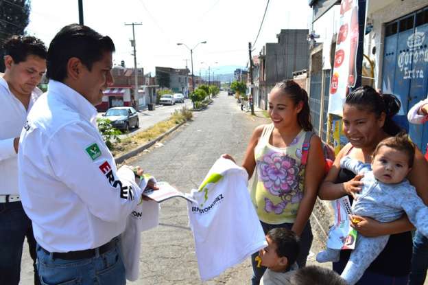 Visita Ernesto Núñez colonias 3 de Agosto y Los Ángeles, en Morelia 