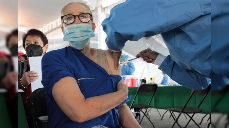 Activa la vacunación contra COVID-19 en Michoacán 