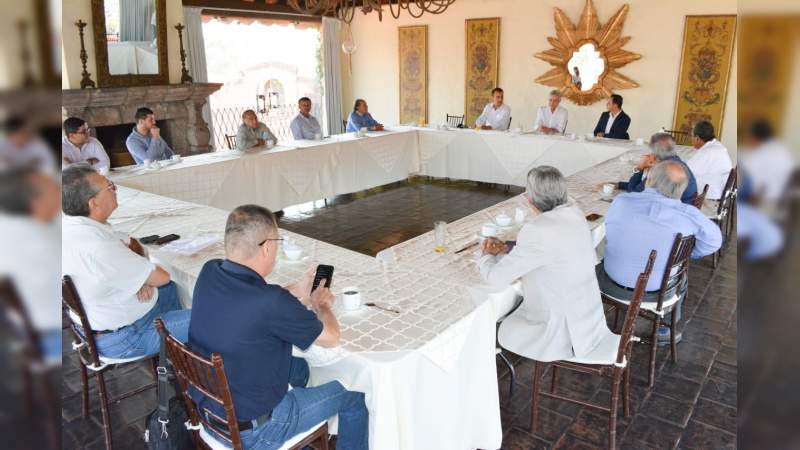 Detonar obra pública para rescatar Michoacán: Cristóbal Arias
