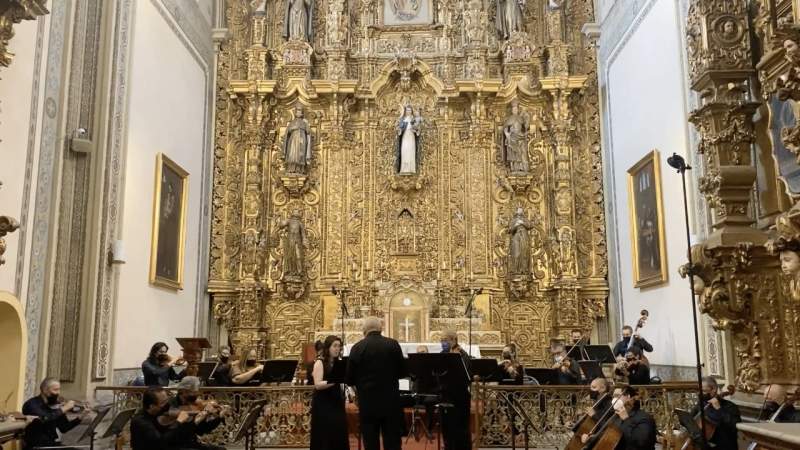 Ante miles de asistentes virtuales, Osidem revive música de Bach en Templo de las Rosas