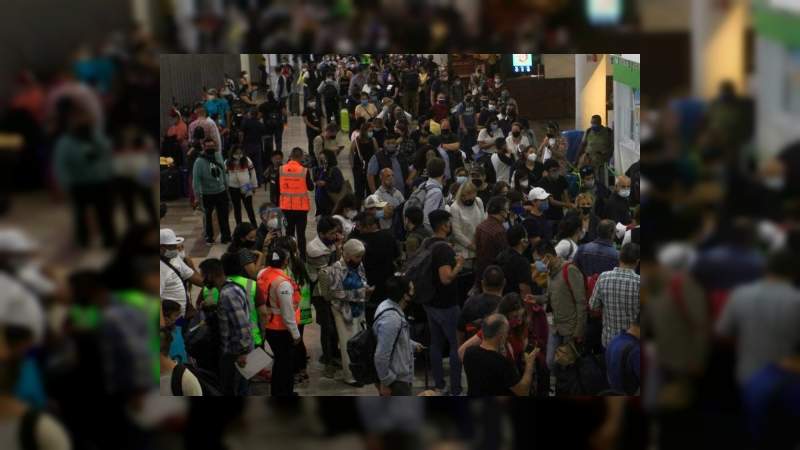 Pide López-Gatell a la población reducir movilidad para no tener una tercera oleada de Covid en México 