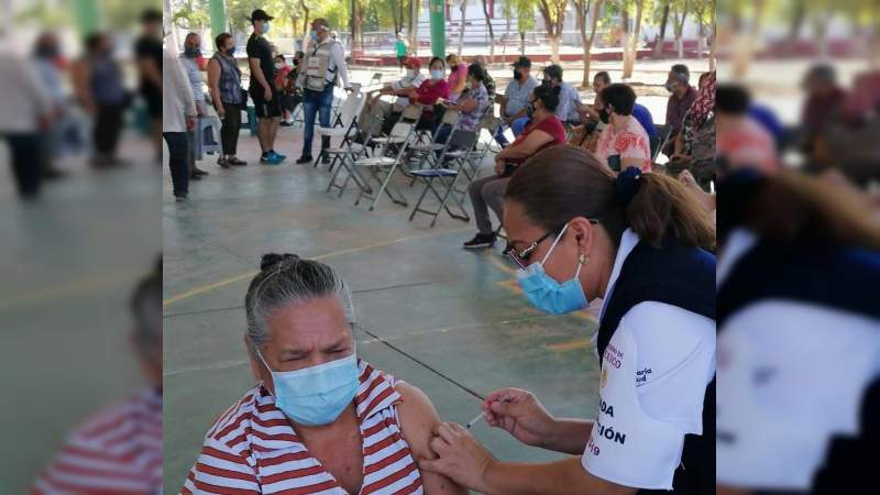 Adultos  mayores de Apatzingán, recibirán la 2a dosis contra Covid-19 hasta mayo 