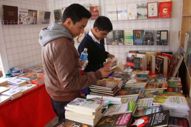 Tercera Gran Feria del Libro en el Instituto de Investigaciones Históricas  
