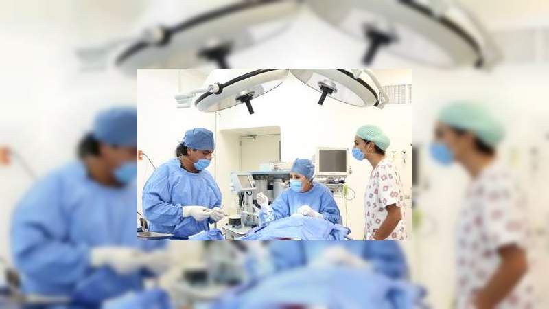 Se realiza con éxito transplante de córnea en Morelia 