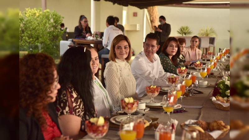 Iván Pérez Negrón un aliado para el desarrollo de las empresarias morelianas  