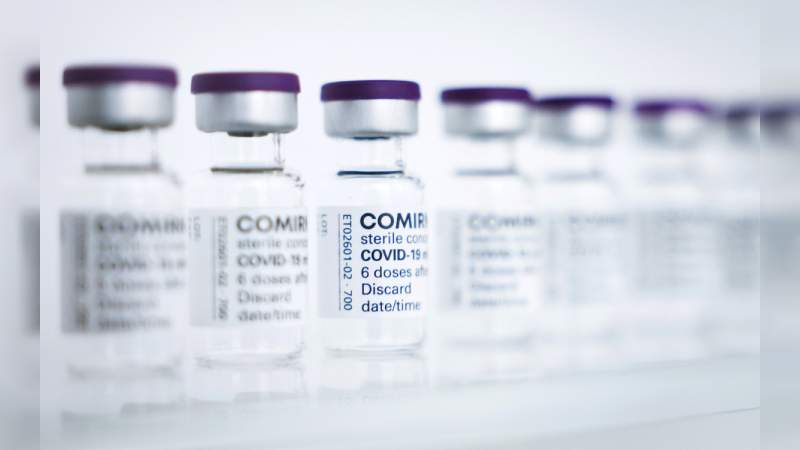 Pfizer busca que Europa apruebe la aplicación de su vacuna en adolescentes 