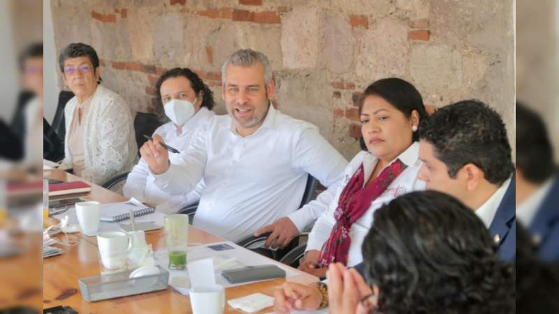No tengan miedo, dejen que la gente elija en las urnas: Alfredo Ramírez a partidos