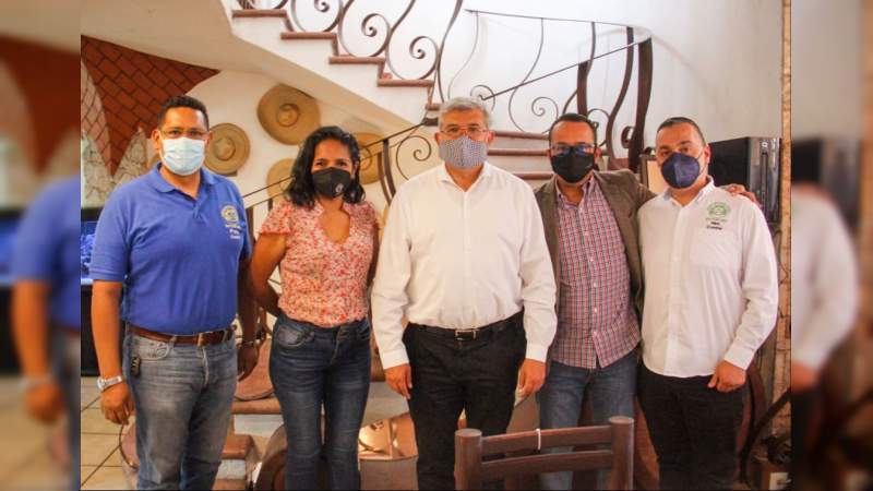 Magaña de la Mora, se reúne con trabajadores del estado  