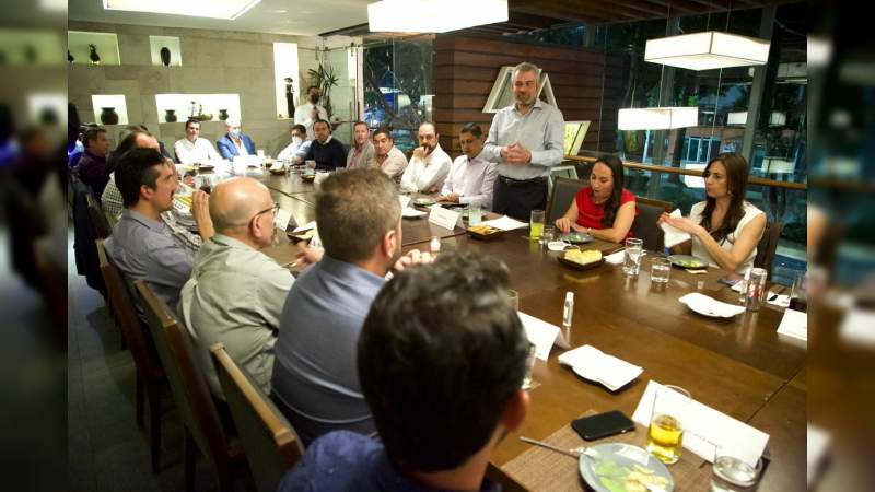 Por Michoacán, coordinación total con AMLO, ofrece Ramirez Bedolla a empresarios 