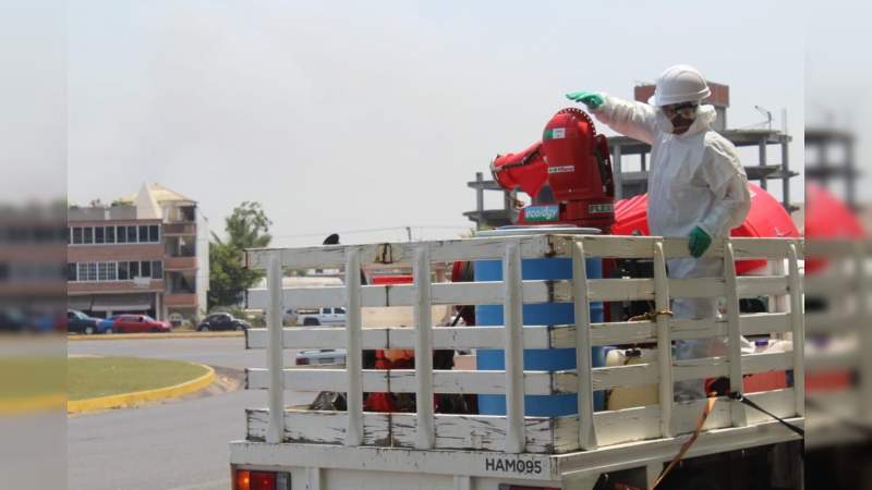 Continúan labores de fumigación contra el dengue en colonias de Morelia: Salud Municipal 