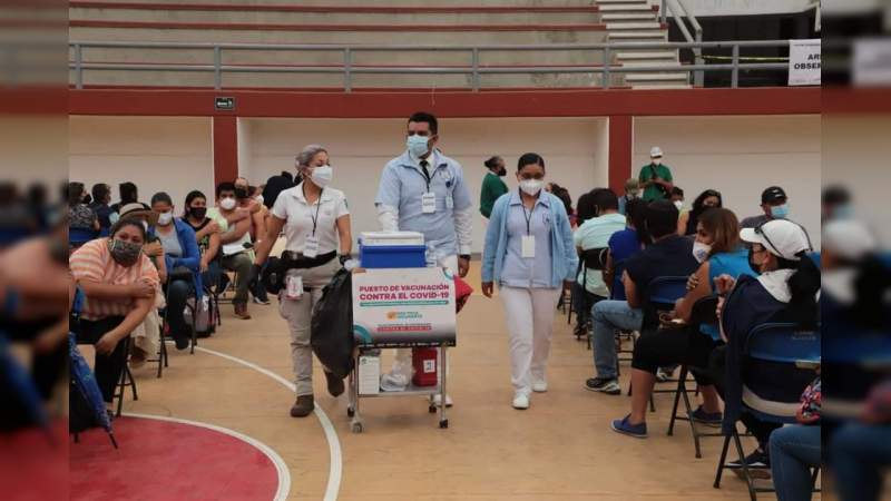 Reorganizan módulos de vacunación docente contra Covid-19 en región Sierra-Costa de Michoacán  