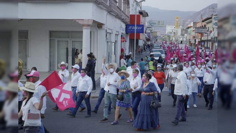 Un gobierno honesto para que inversionistas y productores se la jueguen por Michoacán: Cristóbal Arias