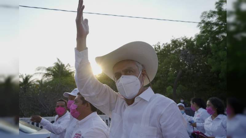Un gobierno honesto para que inversionistas y productores se la jueguen por Michoacán: Cristóbal Arias